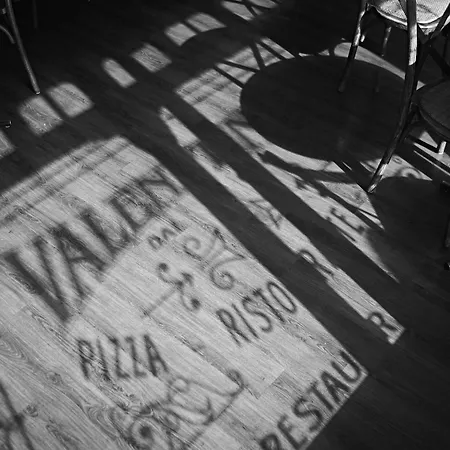 Valentino S Restaurant With 4* 里彭